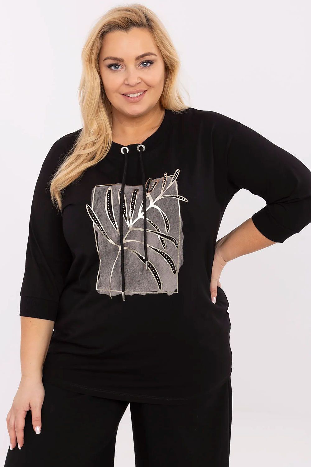 Mastering the Fit: How to Alter Plus-Size Blouses for a Flattering Tummy Area