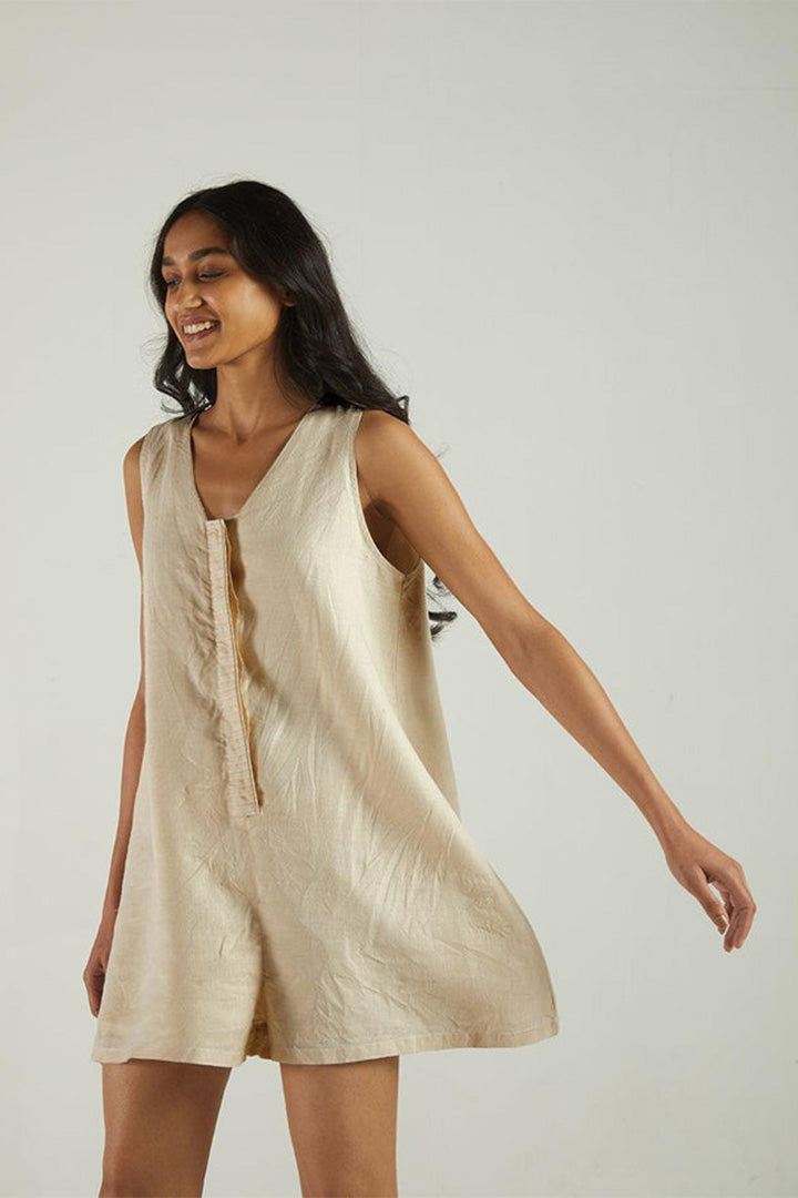 Lightweight Summer Fashion Guide